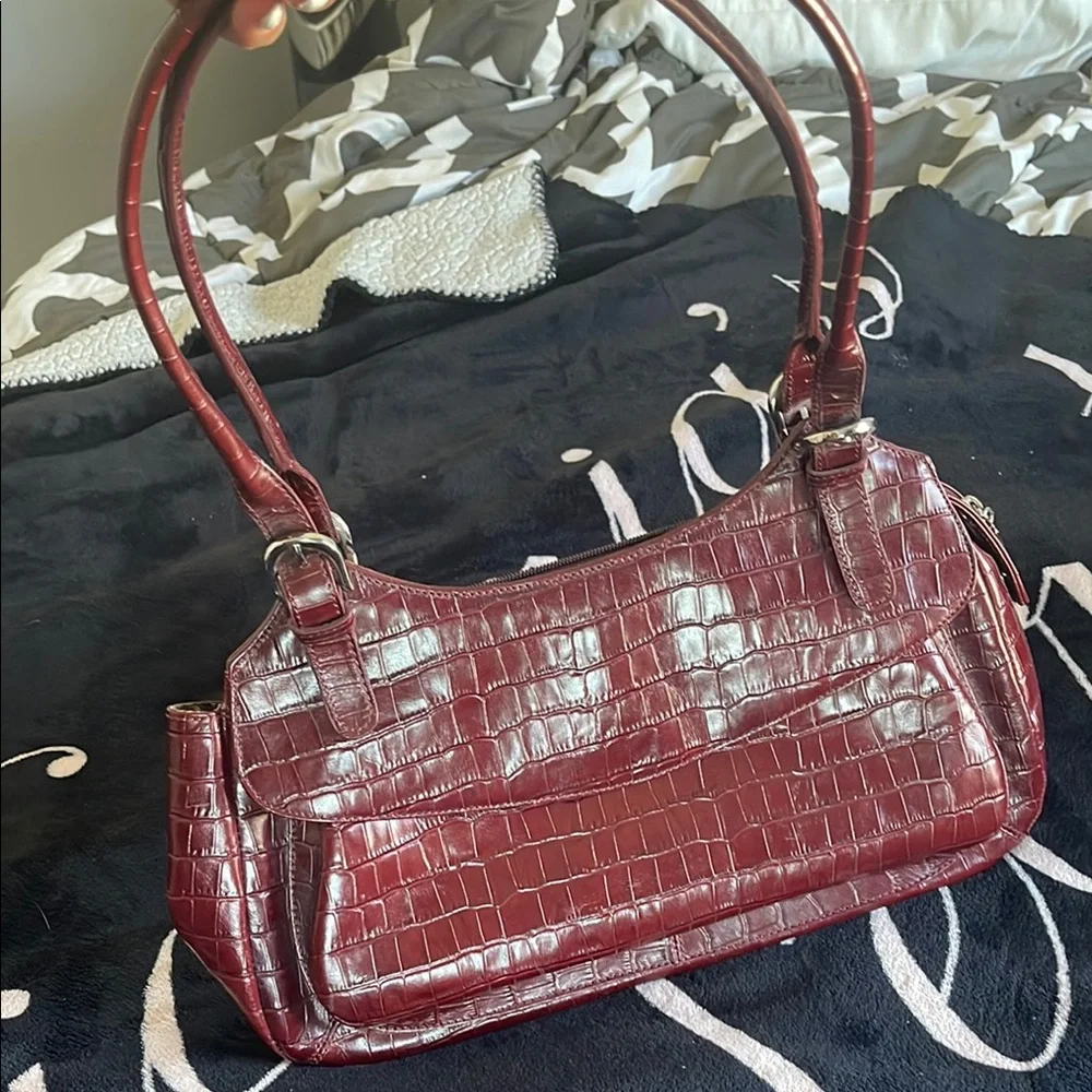 100% Genuine Cow Leather Maxx New York dark Red Shoulder Bag with Classic Design